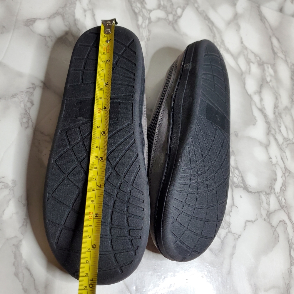 Steve Madden Kids Gray Slip-On Shoes - Picture 6 of 7